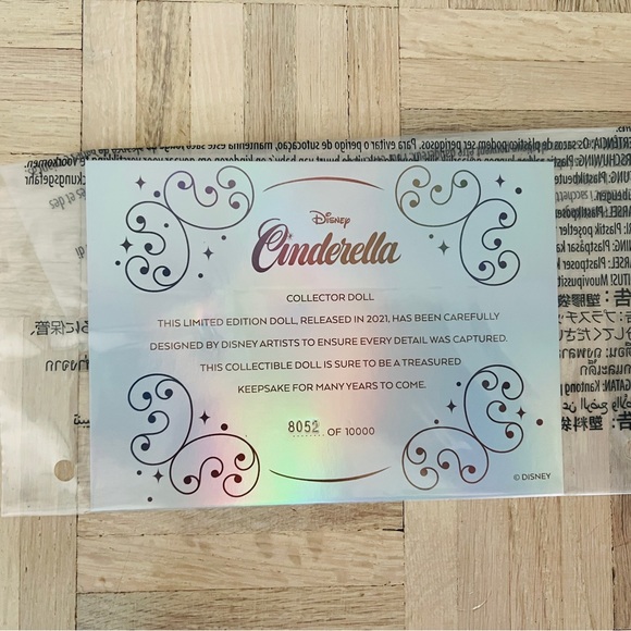 Disney Store - Limited Edition 17" Walt Disney World 50th anniv. Cinderella doll - Picture 4 of 4